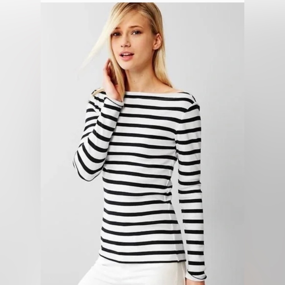GAP boatneck top